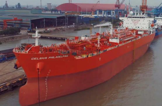 新?lián)P子、揚(yáng)子三井兩廠區(qū)三艘新船交付(圖3)