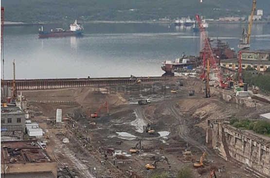 懷疑修航母資金被挪用 俄聯(lián)邦安全局突襲修船廠(chǎng)(圖1)