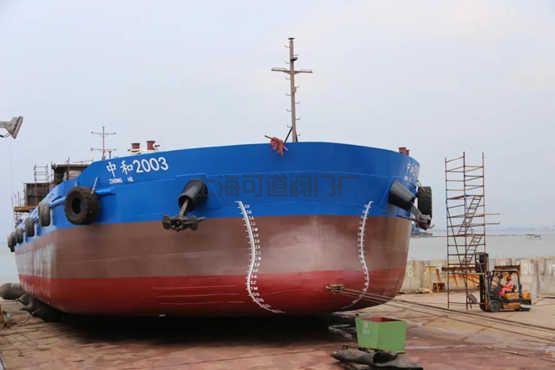 中船廣西:“綠色珠江”工程2000WDT系列4號船順利下水(圖1) 中船廣西:“綠色珠江”工程2000WDT系列4號船順利下水(圖1)